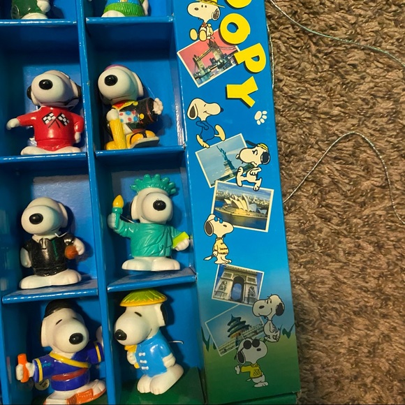 SNOOPY PEANUTS Collectable Box Figure Doll (28 bodies) wz/Box Vintage Rare - Picture 7 of 15